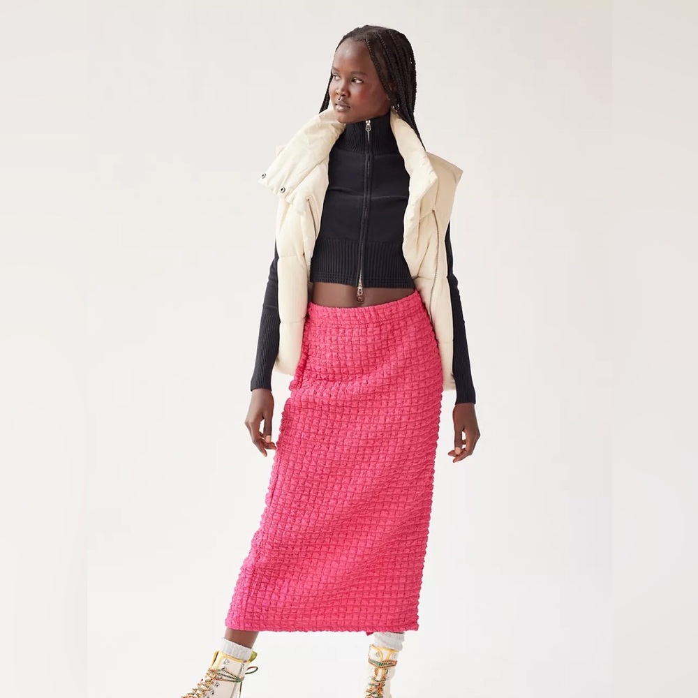 UO Kimmy Bubble Knit Midi Skirt